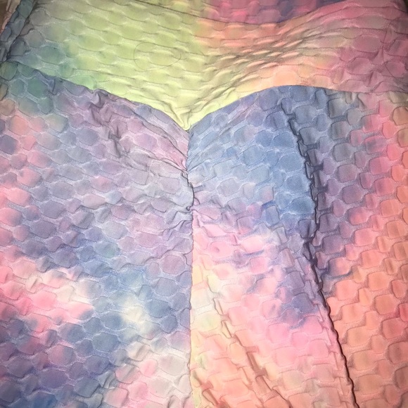 Scrunched Work out Set - Picture 2 of 4